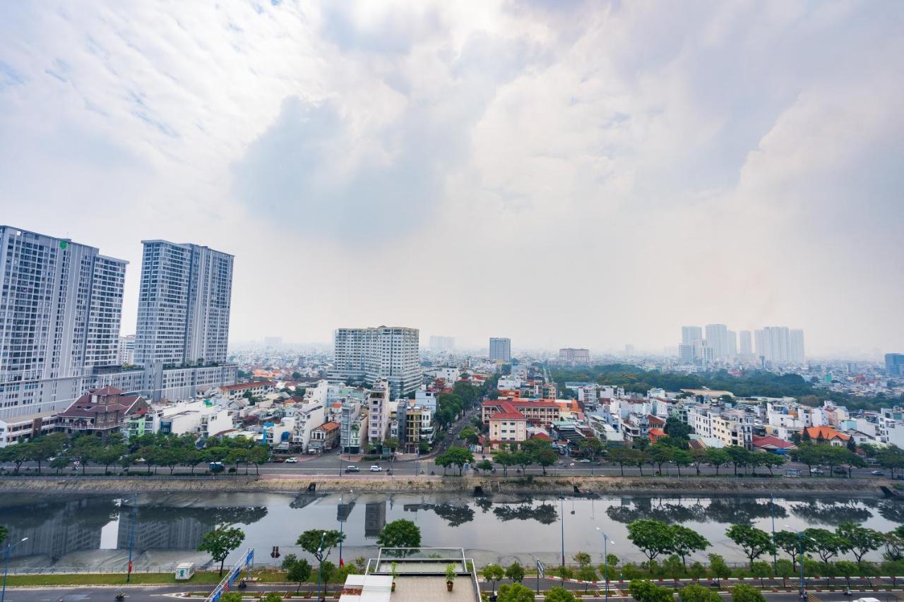 The Arrivals - Cozy Hotel - Pool & Skybar - Sgcenter Ho Chi Minh City Exterior photo